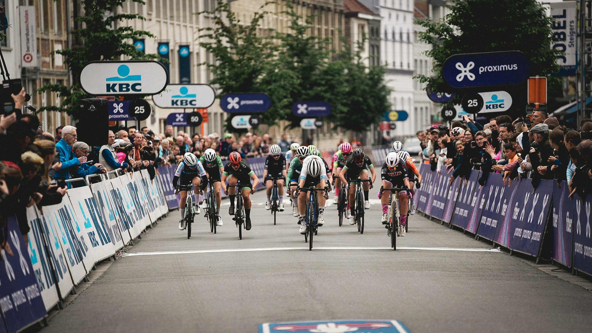 Justine Baud wint millimetersprint bij de U17 Vrouwen