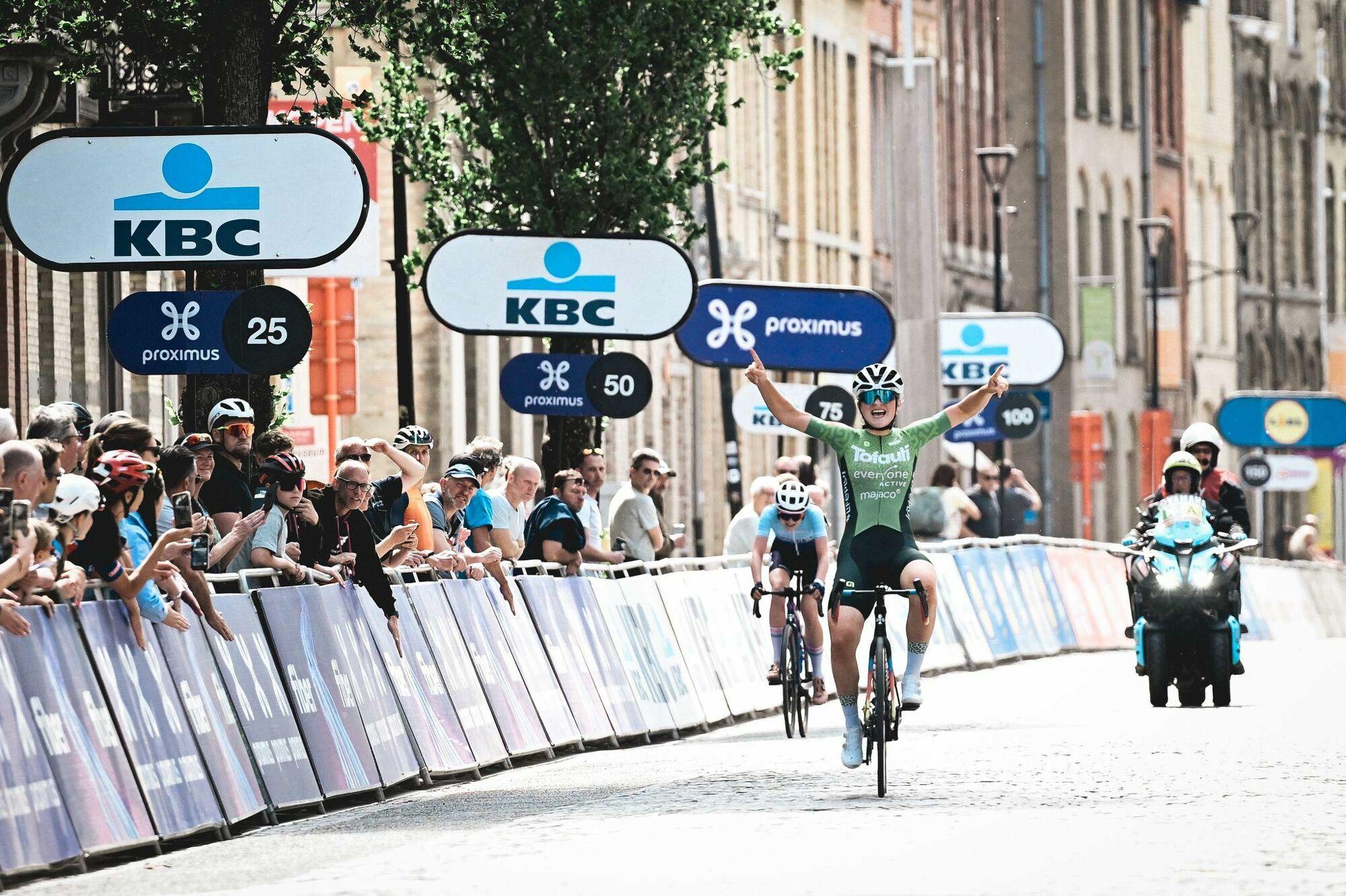 Erin Boothman wins dominantly in the U19 Women’s race