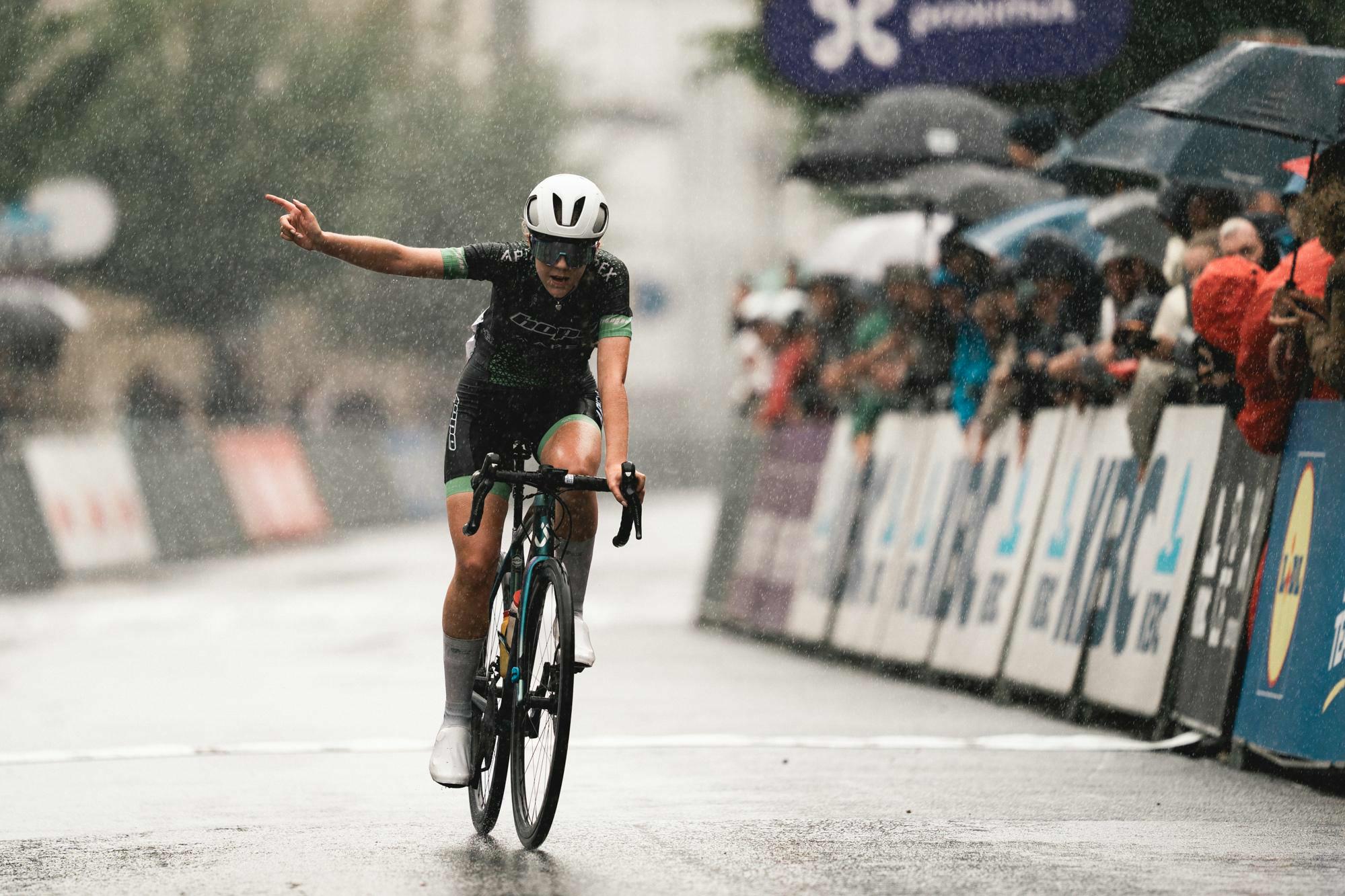 Melanie Rowe s’impose en solitaire chez les dames U17